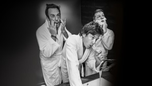 Hội Ngu Ngơ Đi Lưu Diễn - SmartLess: On the Road